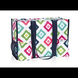 Zip top Utility Tote Thirty One